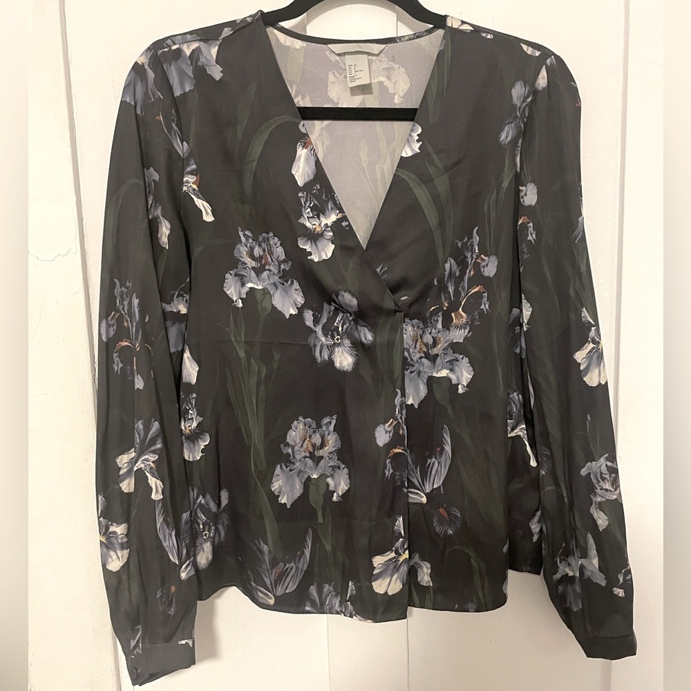 Floral v-neck long sleeve